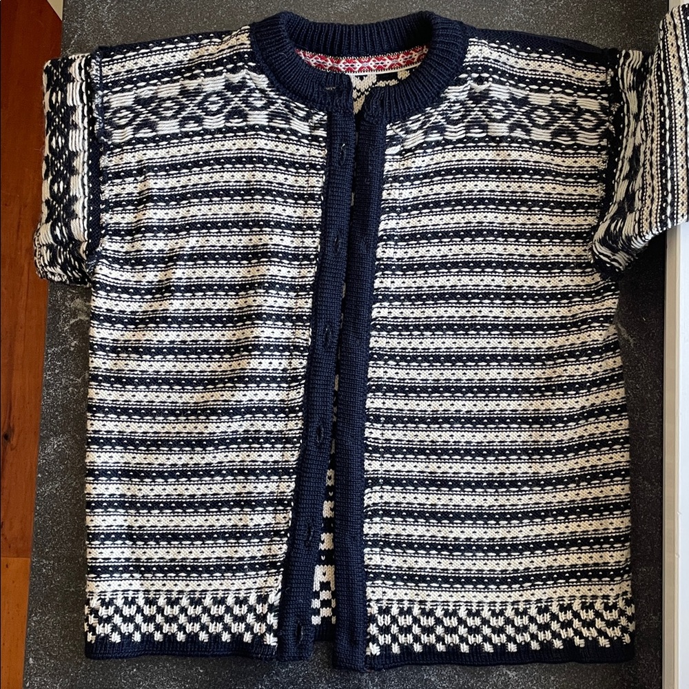 EUC Dale of Norway Cardigan Size Women’s Small (S) Navy, White, Red Button-Front - Picture 9 of 13